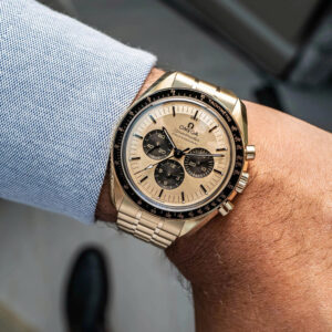 Đồng hồ cơ Omega Speedmaster có đáng mua không? 1