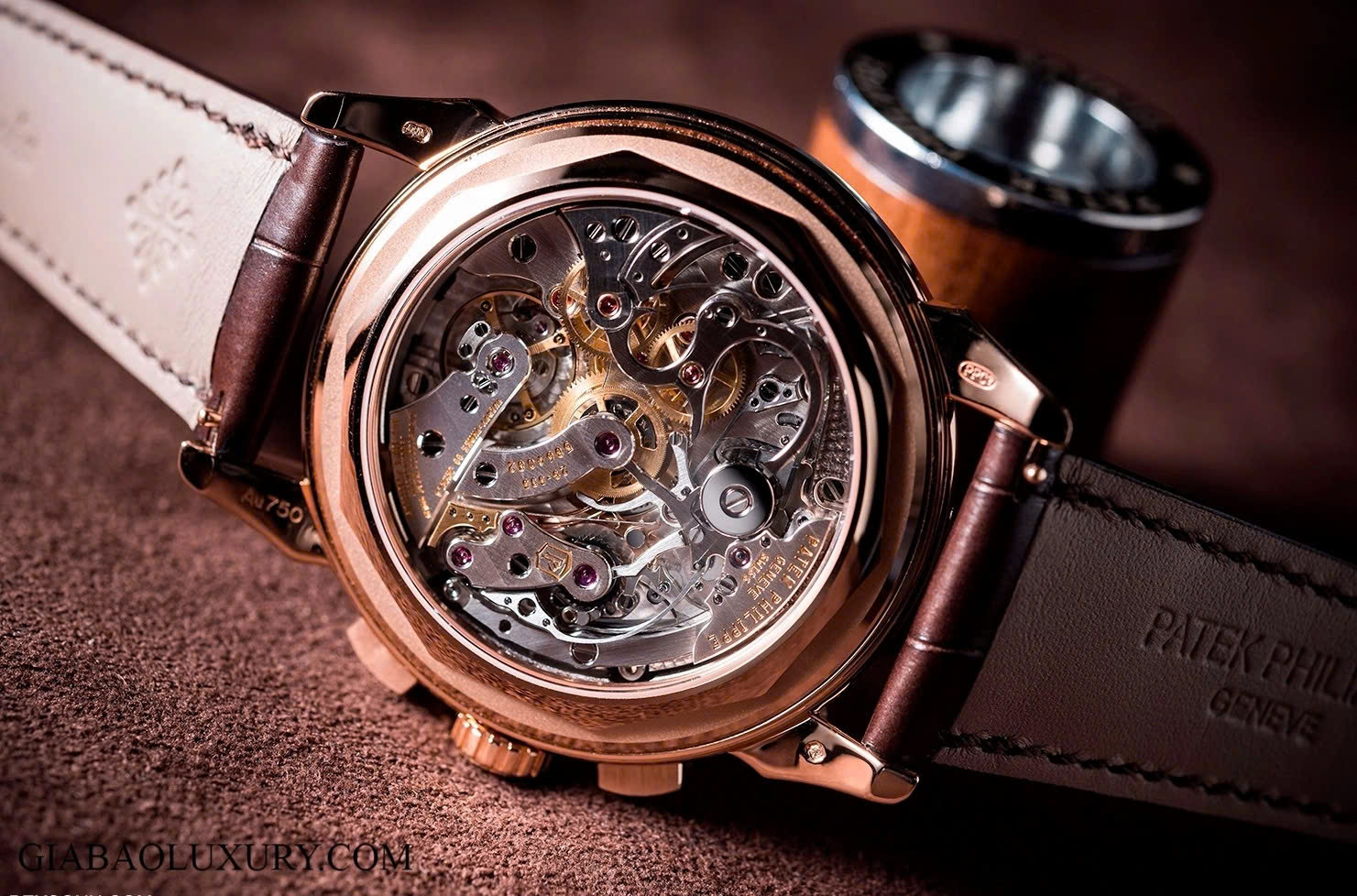 Nghệ thuật điêu khắc siêu thực trên đồng hồ Patek Philippe 1