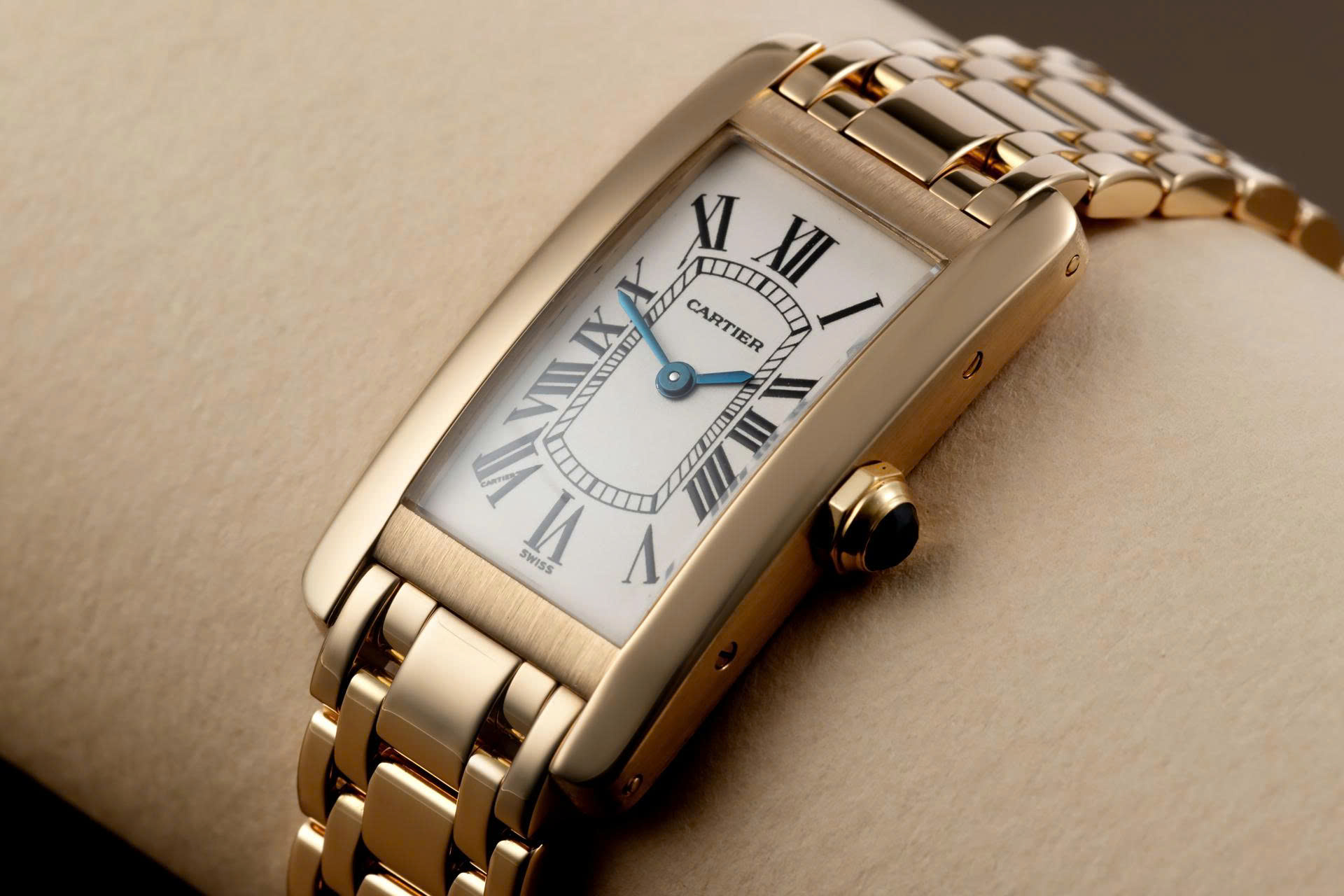 Vẻ đẹp của những chiếc đồng hồ mặt vuông thương hiệu Cartier 3
