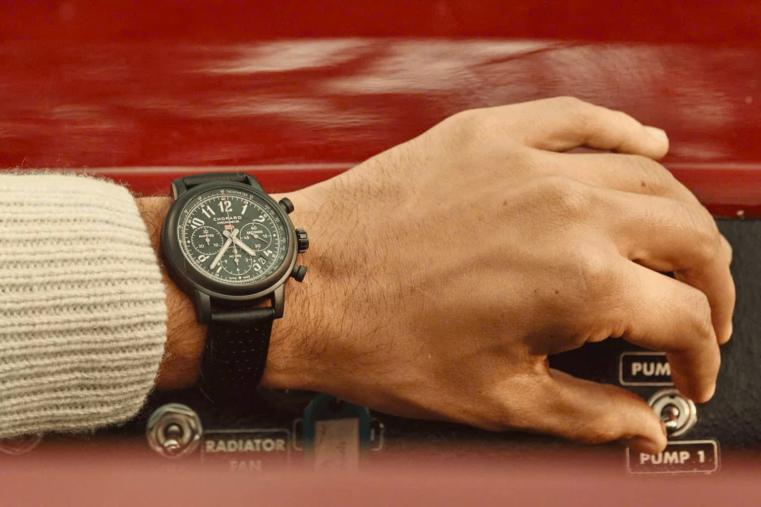 Đam mê đua xe cổ điển trên đồng hồ Chopard Mille Miglia 4