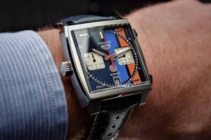 Trải nghiệm mẫu đồng hồ bấm giờ Tag Heuer Monaco huyền thoại 2