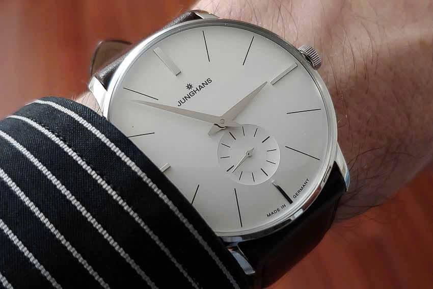 Giá đồng hồ Junghans chính hãng bao nhiêu 3