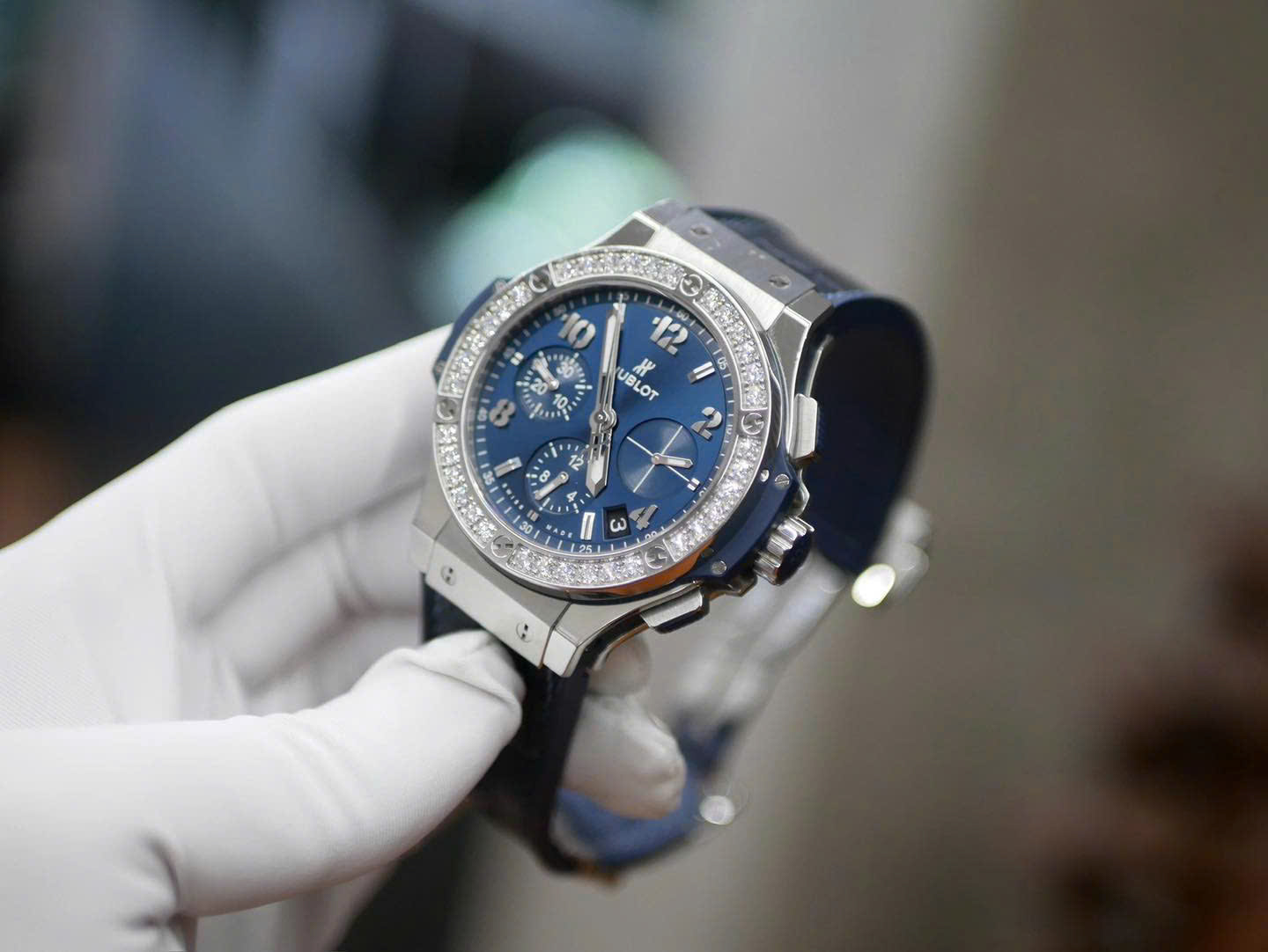 Review chi tiết mẫu đồng hồ Hublot Big Bang cao cấp 3