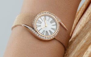 Nghệ thuật đính kim cương trên mẫu đồng hồ nữ Piaget Polo 2
