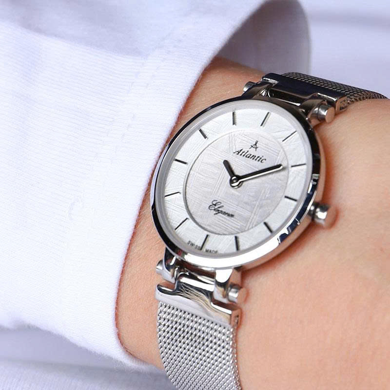 Đồng hồ sapphire là gì và ưu điểm nổi bật khi sử dụng 3