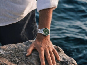Khám phá thiết kế cổ điển mẫu đồng hồ Longines Legend Diver 2