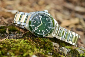 Nét hoa văn vát cạnh tinh xảo trên đồng hồ Glashutte Original 2