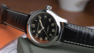 Sức hút từ bộ máy chiếc đồng hồ Hamilton Khaki Field Murph 2