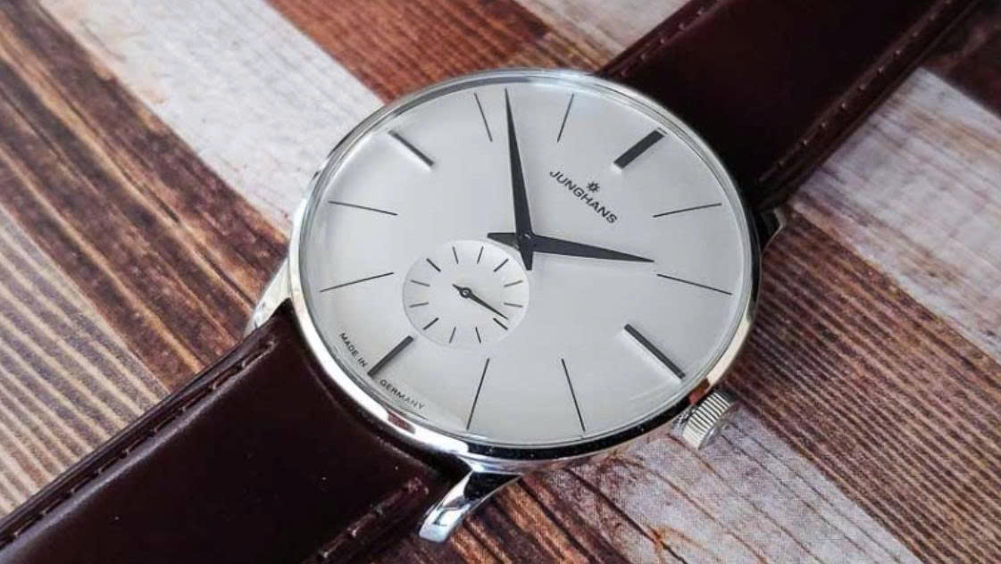 Chiêm ngưỡng vẻ đẹp của chiếc đồng hồ Junghans Max Bill Chronoscope 3