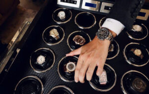 Thu mua đồng hồ Franck Muller cũ trân trọng từng chi tiết máy 1