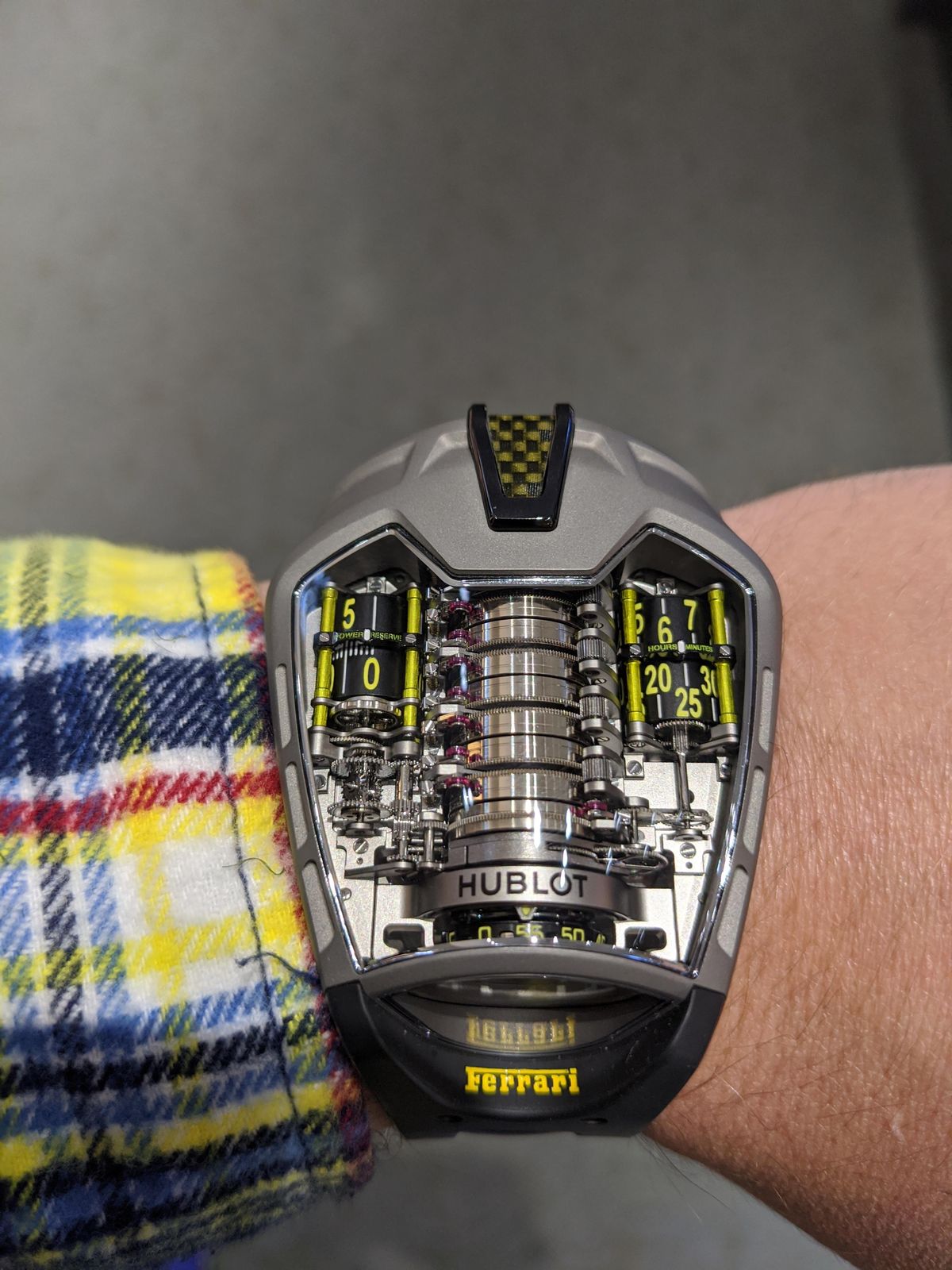 Cảm hứng chế tác phi mã từ Ferrari trên Hublot MP 1