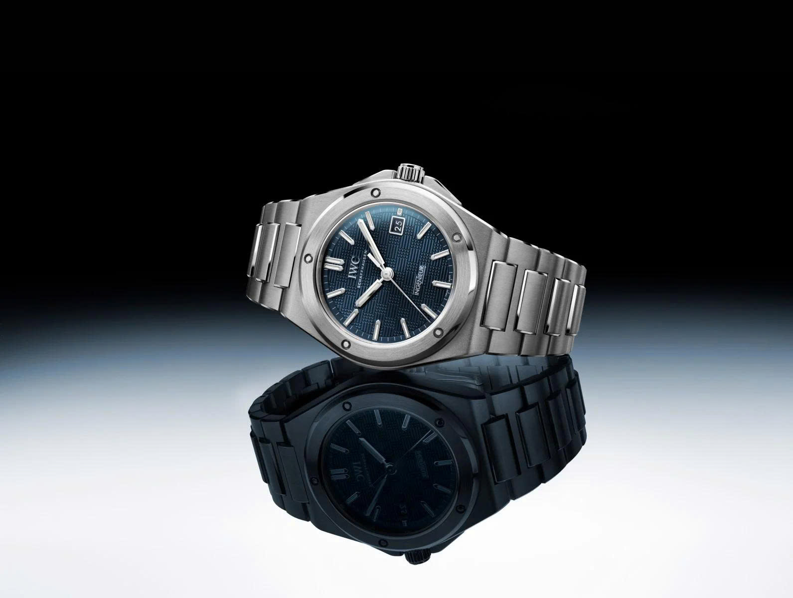 Khám phá biểu tượng cơ khí dòng đồng hồ IWC Ingenieur mới 2