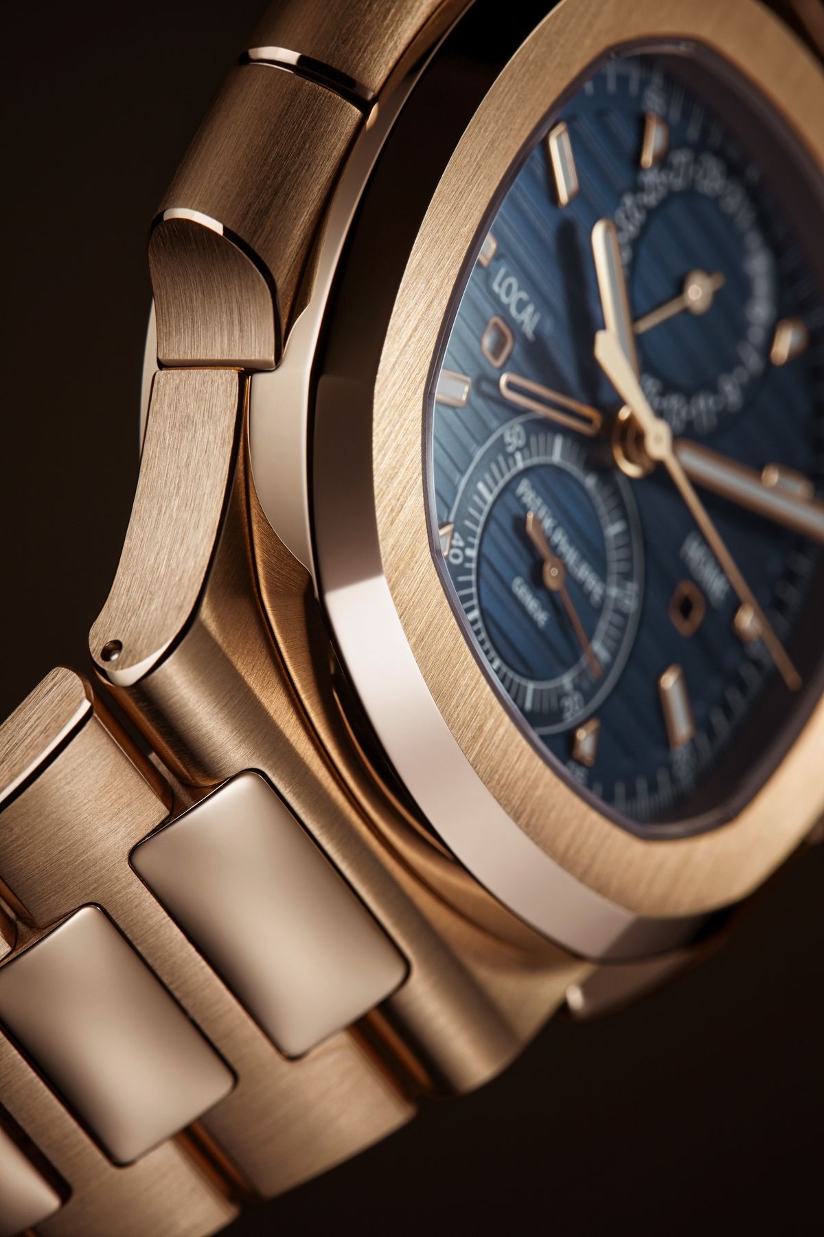 Hơi thở thể thao táo bạo từ Patek Philippe Nautilus 2