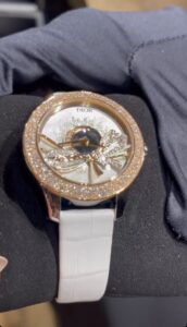 Bản ngã thời trang xa xỉ trong mẫu Dior Grand Bal 2