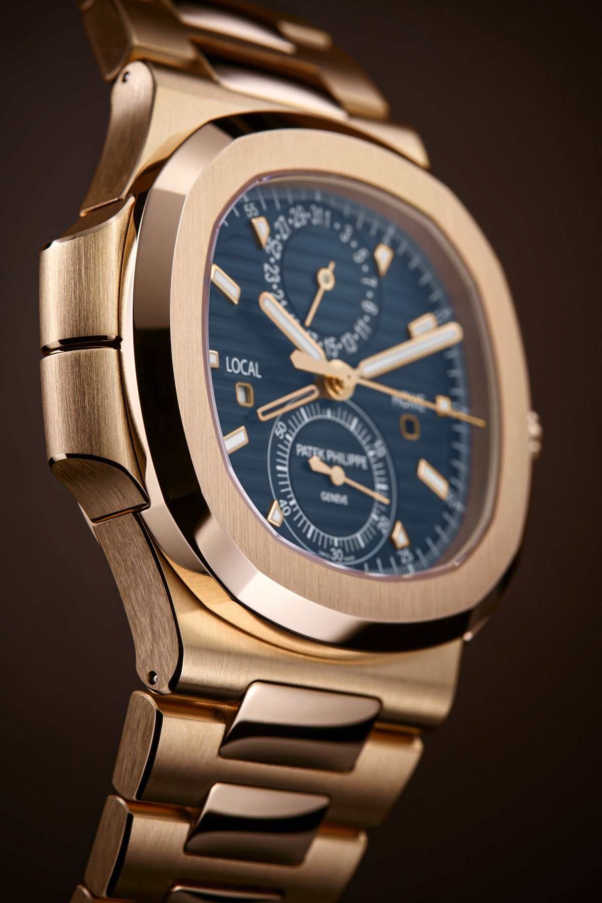 Hơi thở thể thao táo bạo từ Patek Philippe Nautilus 3