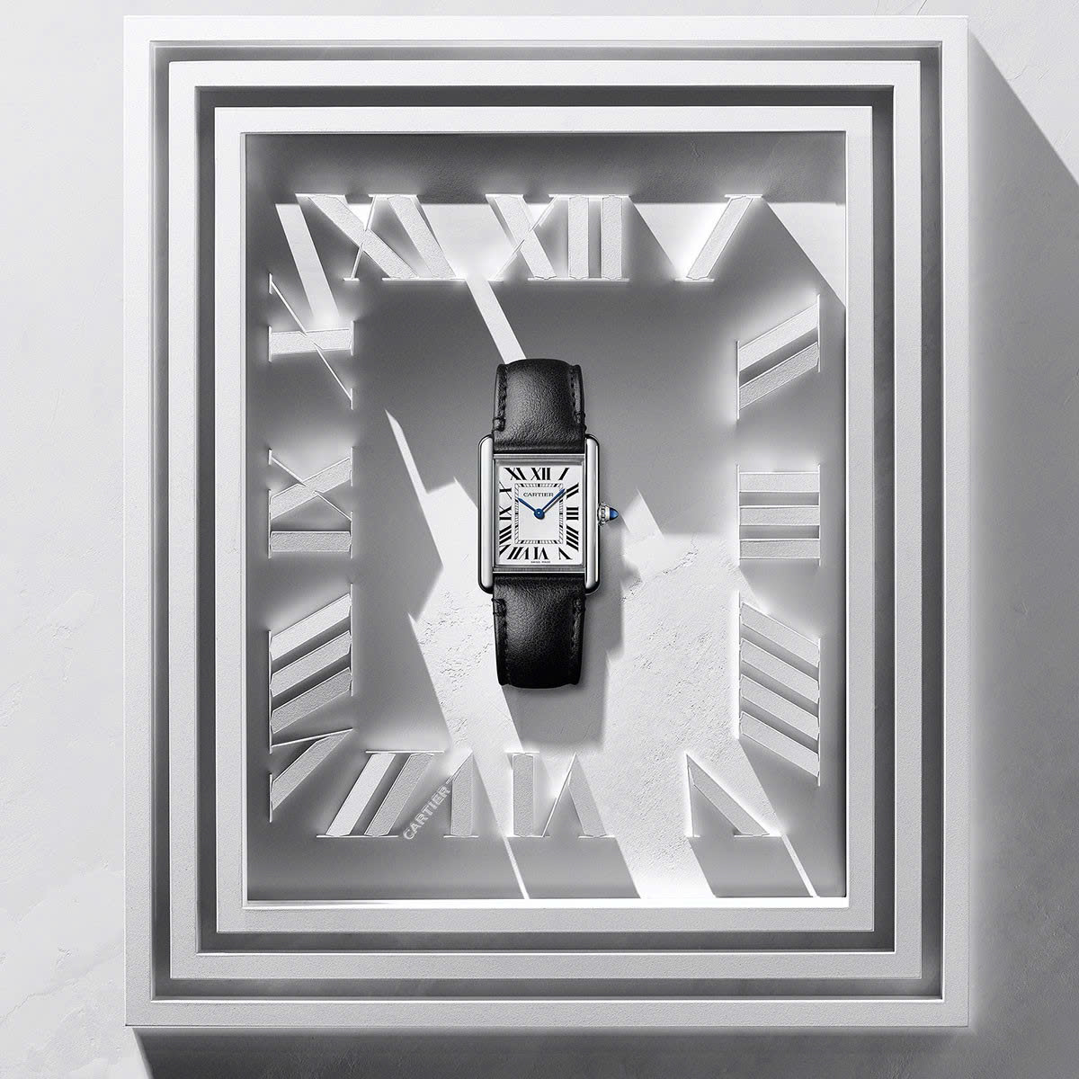 Vẻ đẹp phá cách độc đáo dòng đồng hồ Cartier Tank Must 1