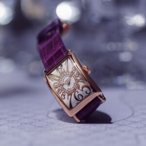 Đường cong Art Deco kiêu sa trên Franck Muller Long Island 1