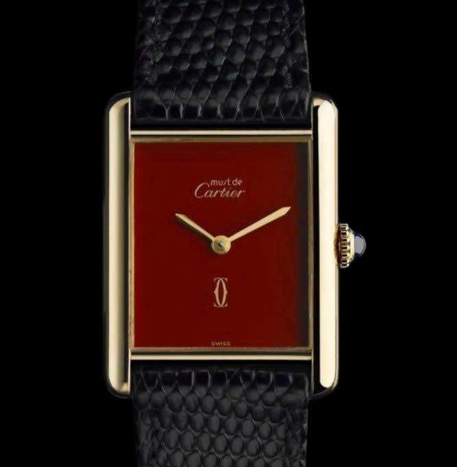 Vẻ đẹp phá cách độc đáo dòng đồng hồ Cartier Tank Must 2