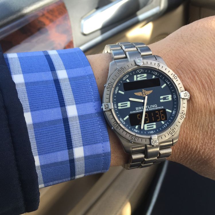 Tư duy cơ khí kỹ thuật số từ chiếc Breitling Aerospace 2
