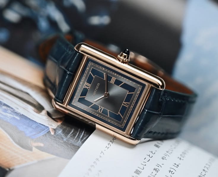 Đường cong Art Deco kiêu sa trên Franck Muller Long Island 2