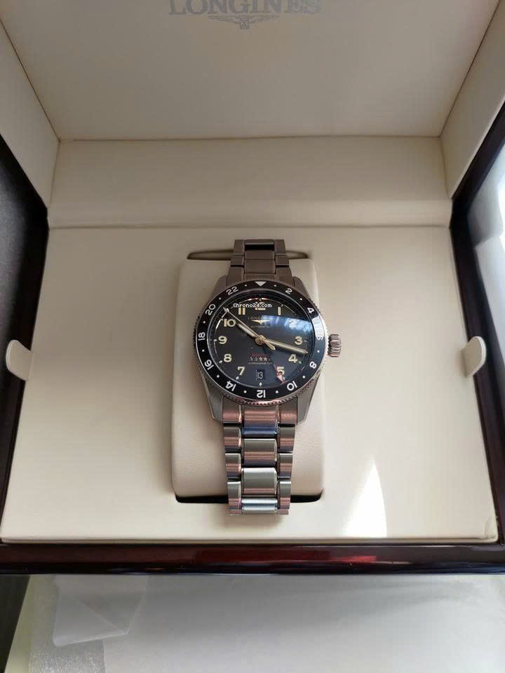 Định vị múi giờ bay chuẩn xác cùng Longines Zulu Time 1