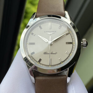 Sống lại ký ức cổ điển cùng đồng hồ Longines Silver Arrow 2