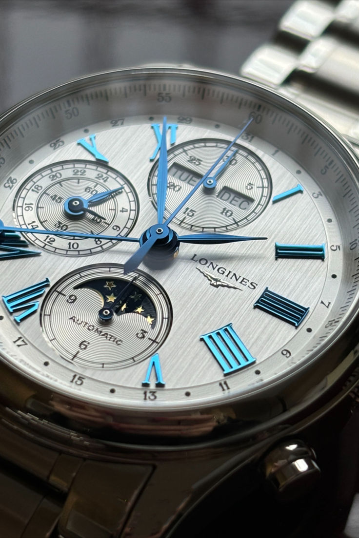 Giao thoa thiên văn hoài cổ trên Longines Master Moonphase 3