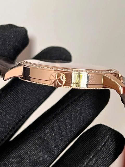 Đỉnh cao chế tác nghệ thuật cùng Vacheron Constantin Traditionnelle mới tinh 2