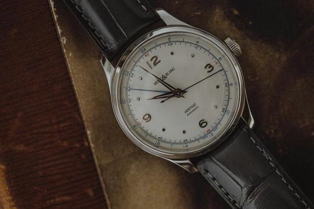 Hơi thở di sản cổ điển từ đồng hồ Montblanc Heritage 2