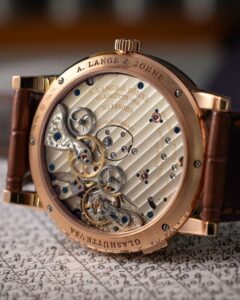 Cơ chế số nhảy dị biệt từ A. Lange & Söhne Zeitwerk 1