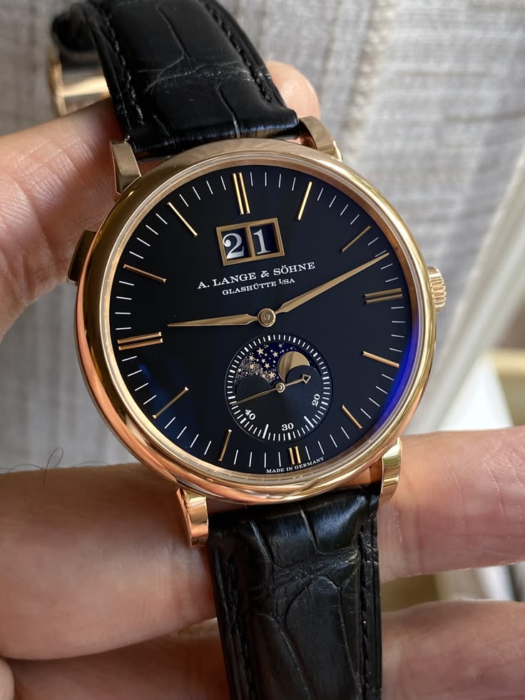 Nét tinh giản chuẩn Đức của chiếc A Lange Sohne Saxonia 1