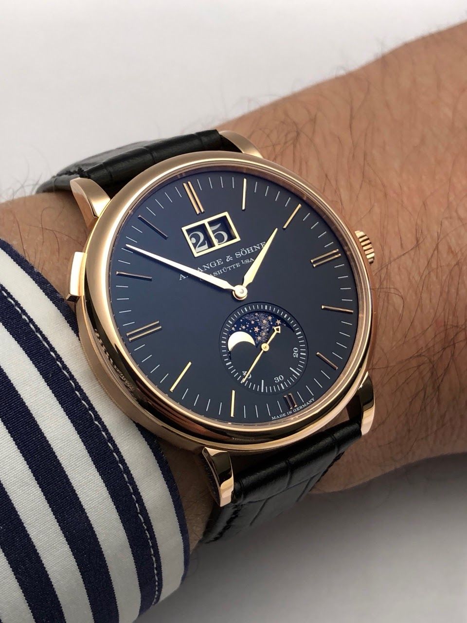 Nét tinh giản chuẩn Đức của chiếc A Lange Sohne Saxonia 2