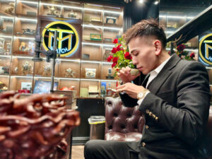 Giao dịch minh bạch tuyệt đối dòng Zenith Chronomaster Sport 1