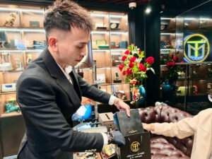 Thẩm định giải ngân minh bạch tuyệt đối chiếc Oris Aquis 2