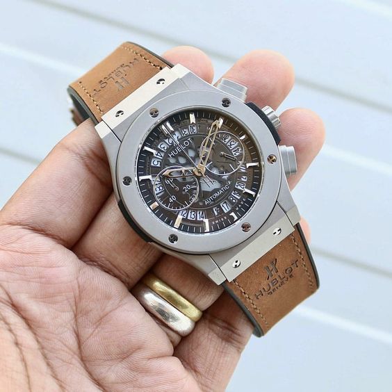 Diện mạo cơ khí bộc lộ qua mẫu Hublot Meca 10 3