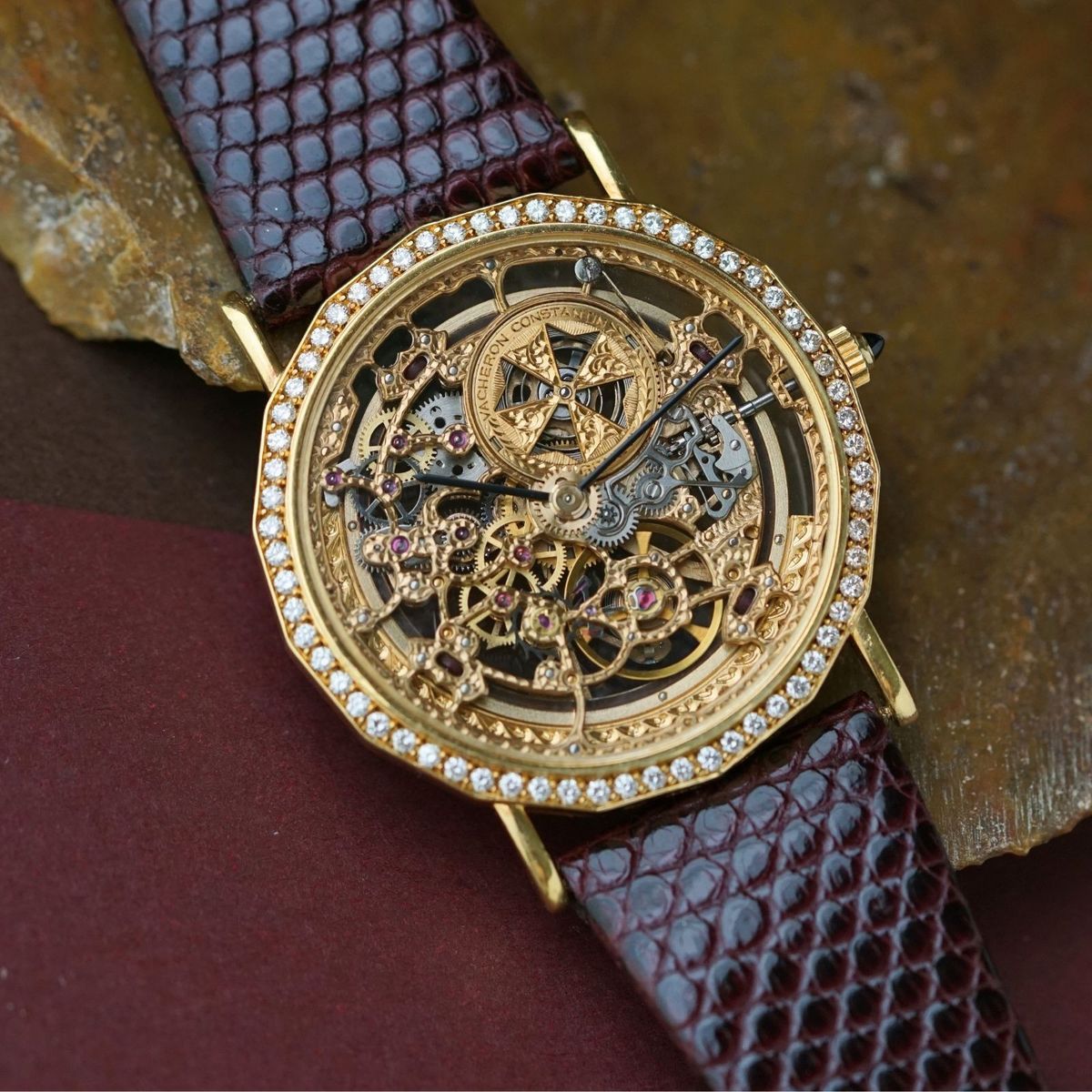 Nghệ thuật chạm khắc hoàng gia trên chiếc Breguet Classique mới 2