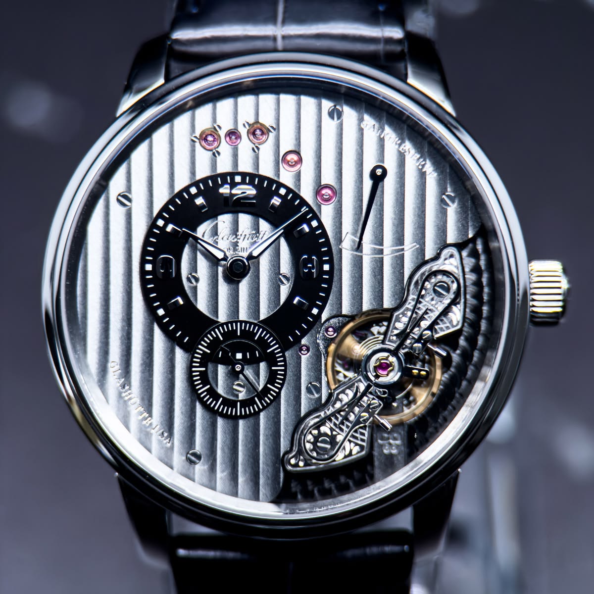 Dấu ấn kỹ nghệ tráng men trên mặt số Glashütte Original. 2