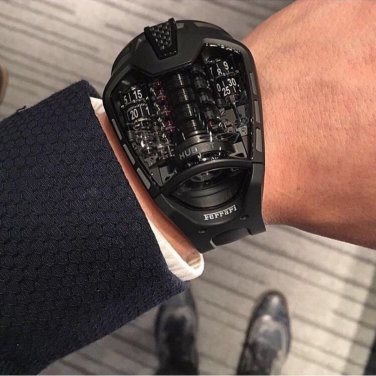 Thời gian chuyển động vệ tinh độc đáo của Urwerk UR 3