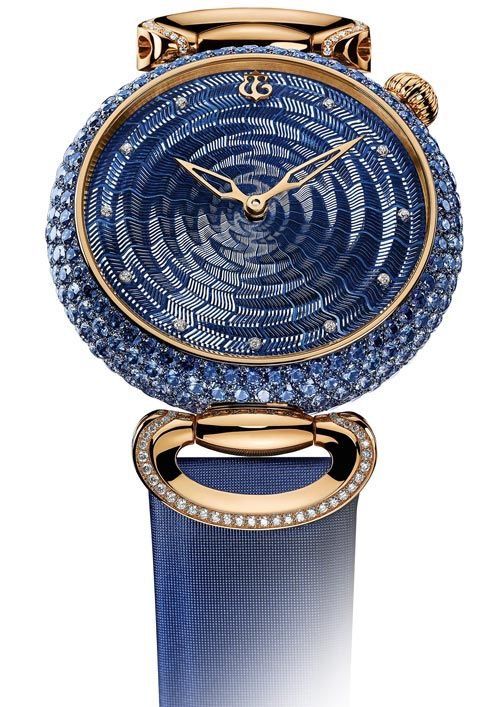 Khám phá vẻ đẹp nữ tính toát ra từ Dior VIII 1