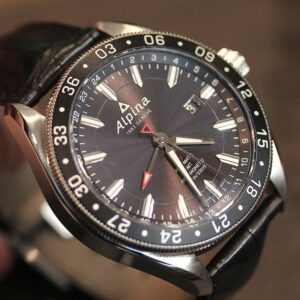 Khám phá sức hút lớn từ mẫu Alpina Alpiner Chronograph mới. 2