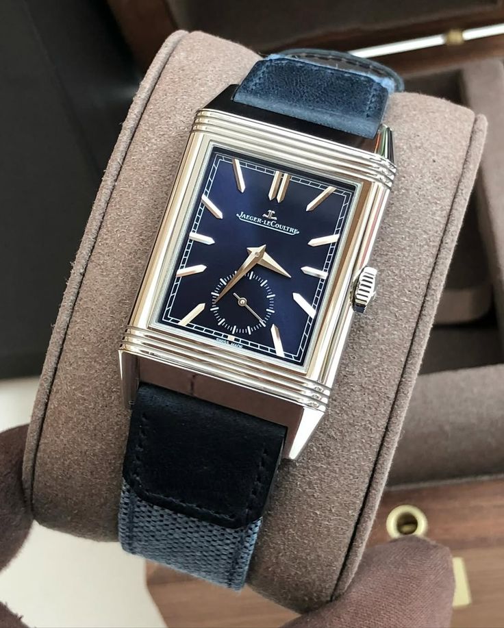 Vẻ đẹp thanh lịch vượt thời gian của Jaeger LeCoultre Reverso 2