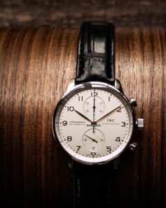 Trải nghiệm phong cách cổ điển trên cỗ máy IWC Portugieser. 2