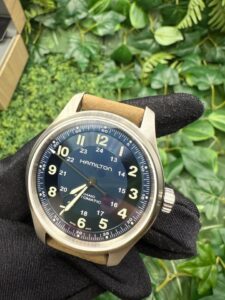 Vẻ đẹp phong trần đặc trưng của Hamilton Khaki Field Titanium. 2