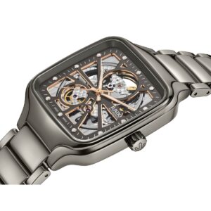 Khám phá thiết kế độc đáo của dòng Rado True Square. 3