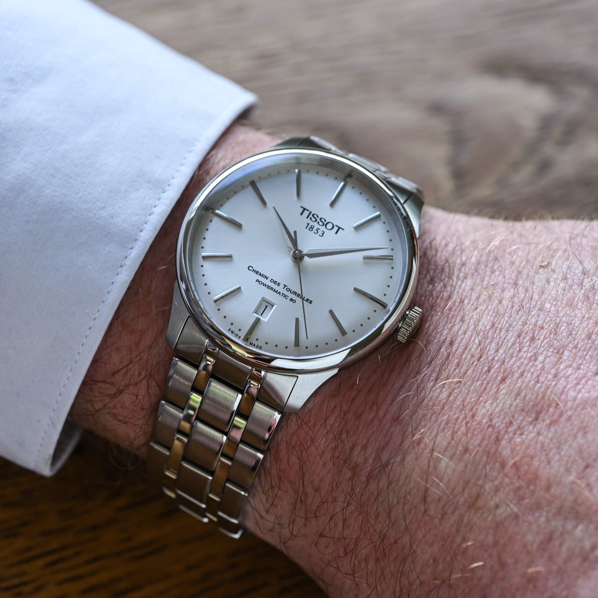 Vẻ đẹp thanh lịch vượt thời gian từ Tissot Heritage Visodate. 3