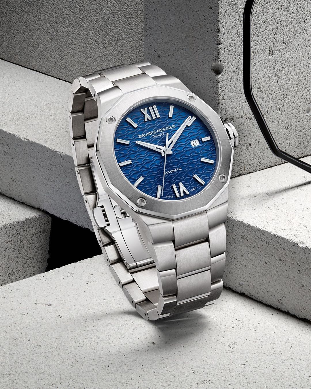 Đánh giá cấu trúc lịch thường niên trên Baume Mercier Riviera. 1