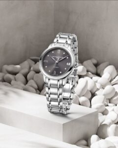 Cảm nhận sự cân bằng trong thiết kế cỗ Baume Mercier 1
