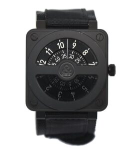 Thiết kế vỏ vuông lấy cảm hứng phi công Bell Ross. 2