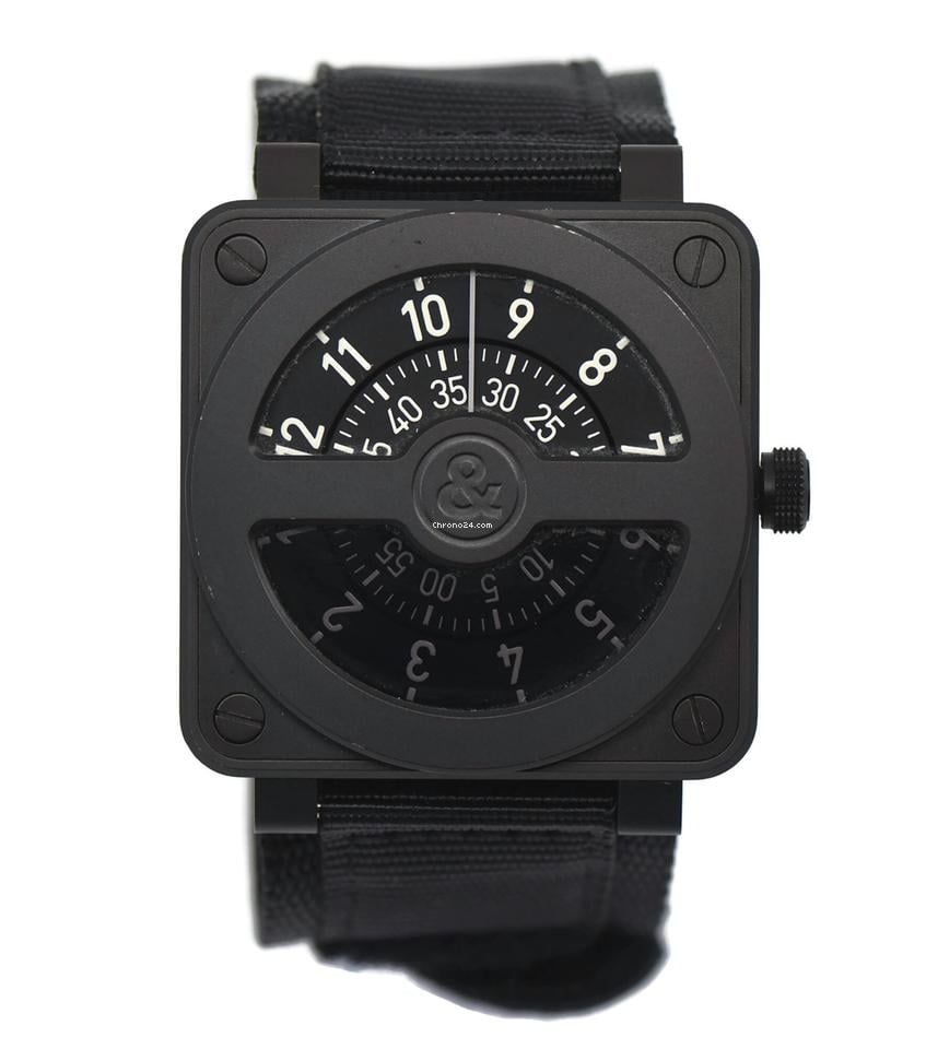 Thiết kế vỏ vuông lấy cảm hứng phi công Bell Ross. 2