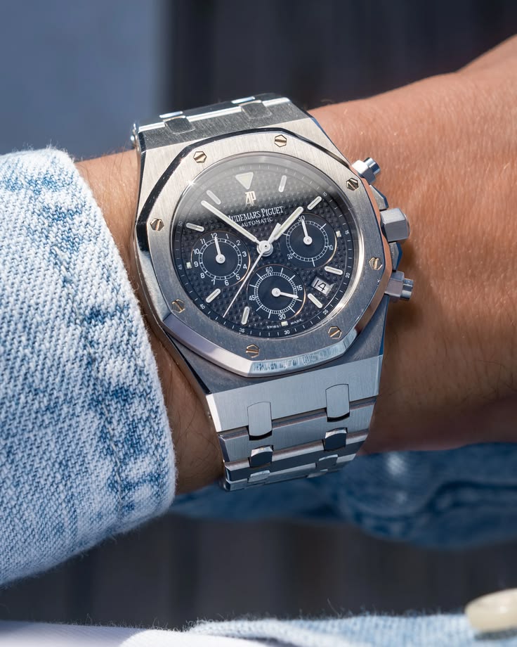 Sức hút từ mặt kính vòm đôi cỗ máy Audemars Piguet 1